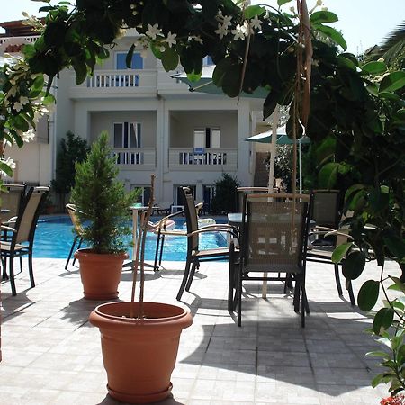 Akatos Hotel Agia Marina 外观 照片