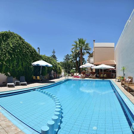 Akatos Hotel Agia Marina 外观 照片