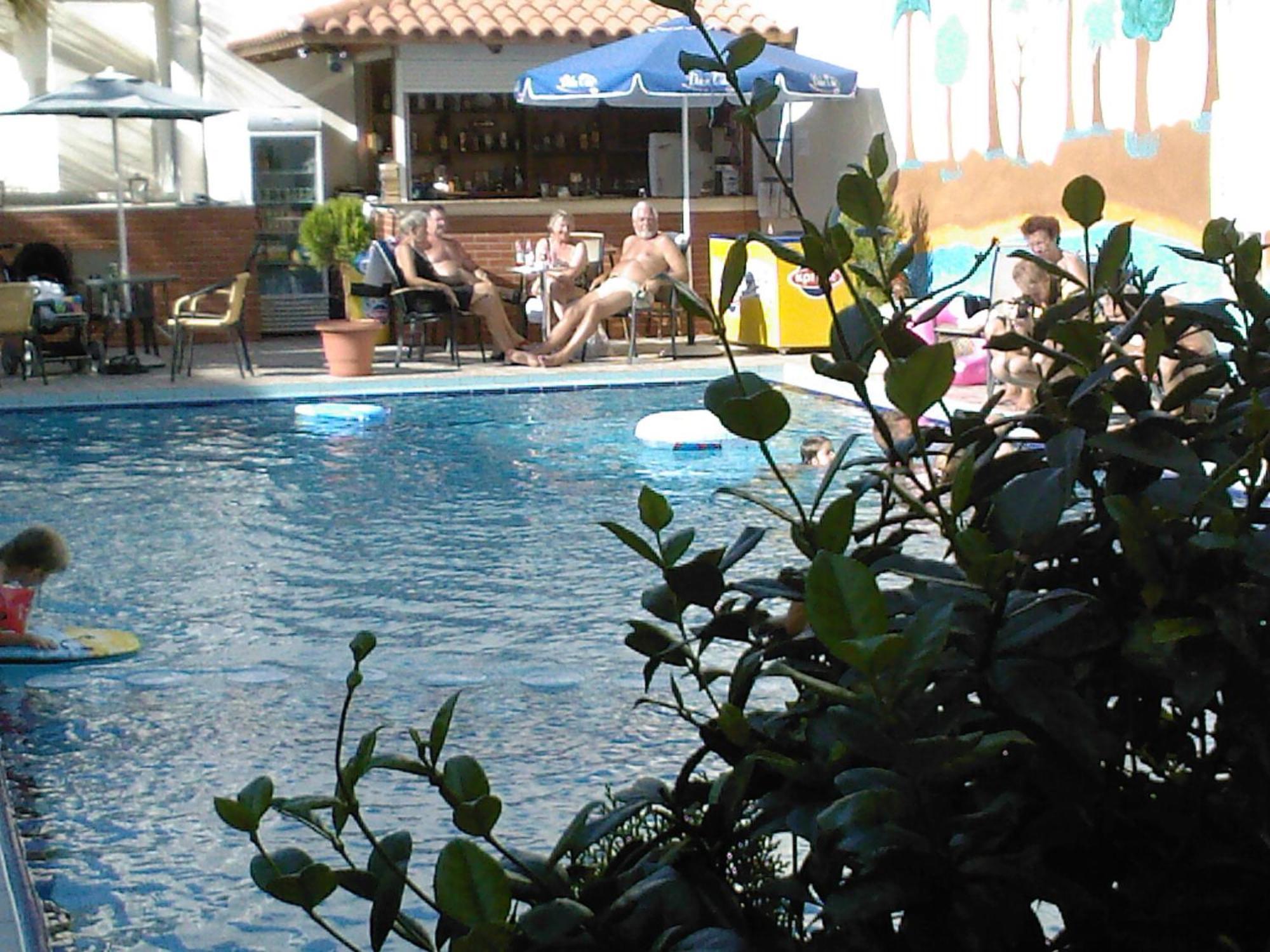 Akatos Hotel Agia Marina 外观 照片