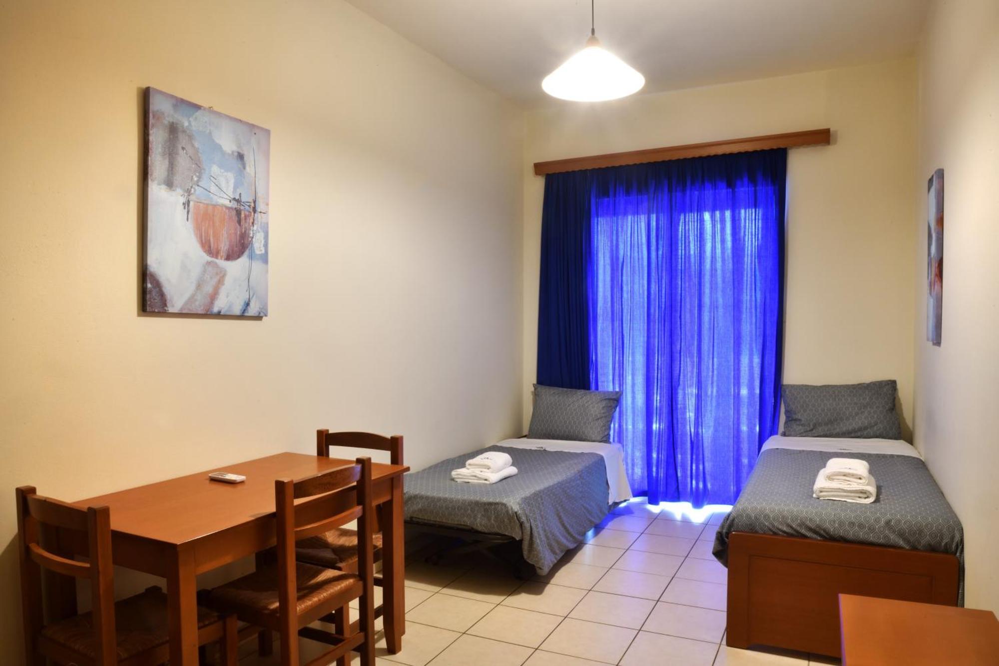 Akatos Hotel Agia Marina 外观 照片