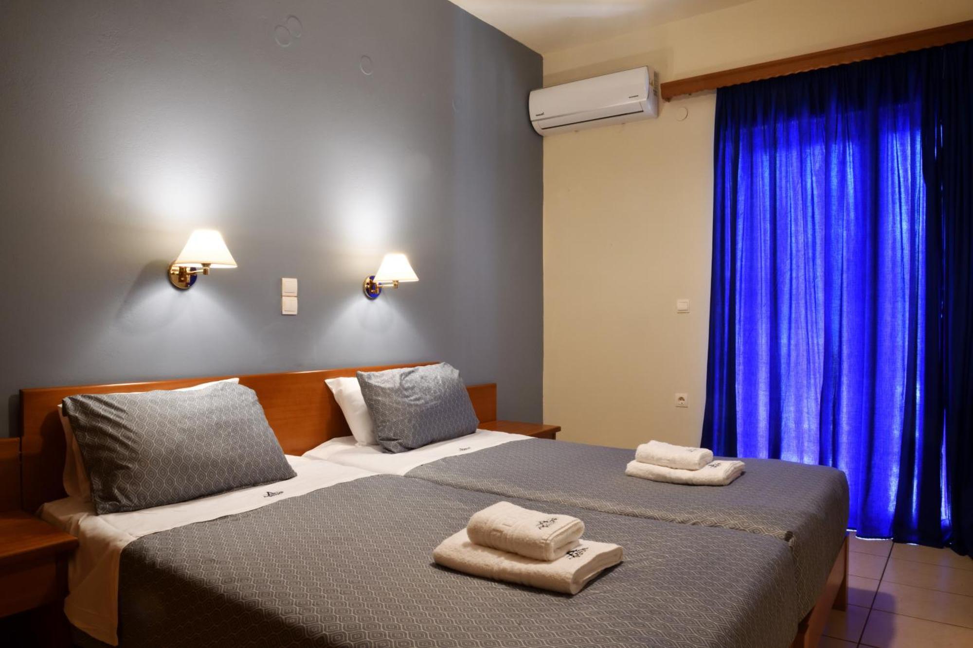 Akatos Hotel Agia Marina 外观 照片