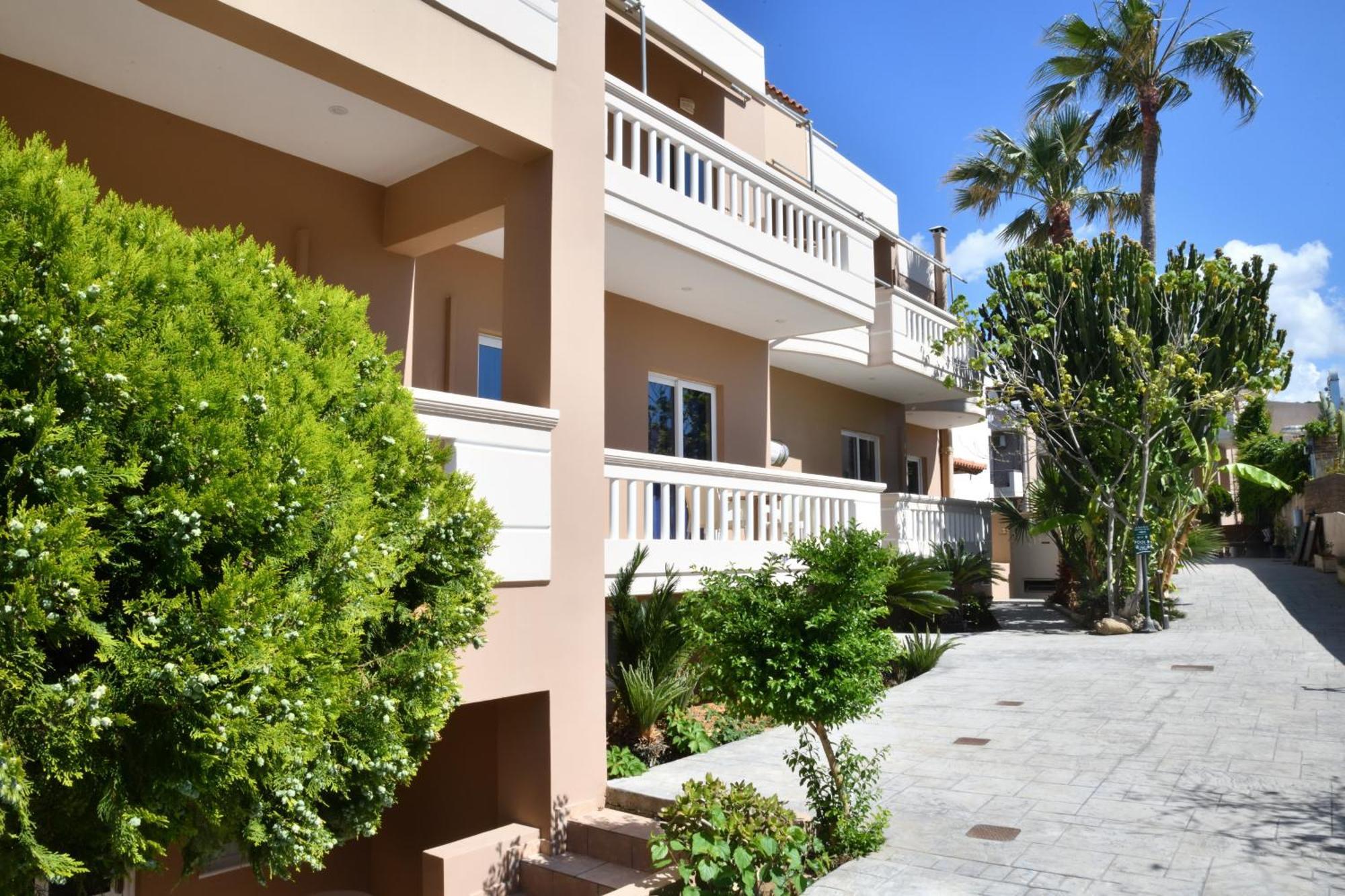 Akatos Hotel Agia Marina 外观 照片