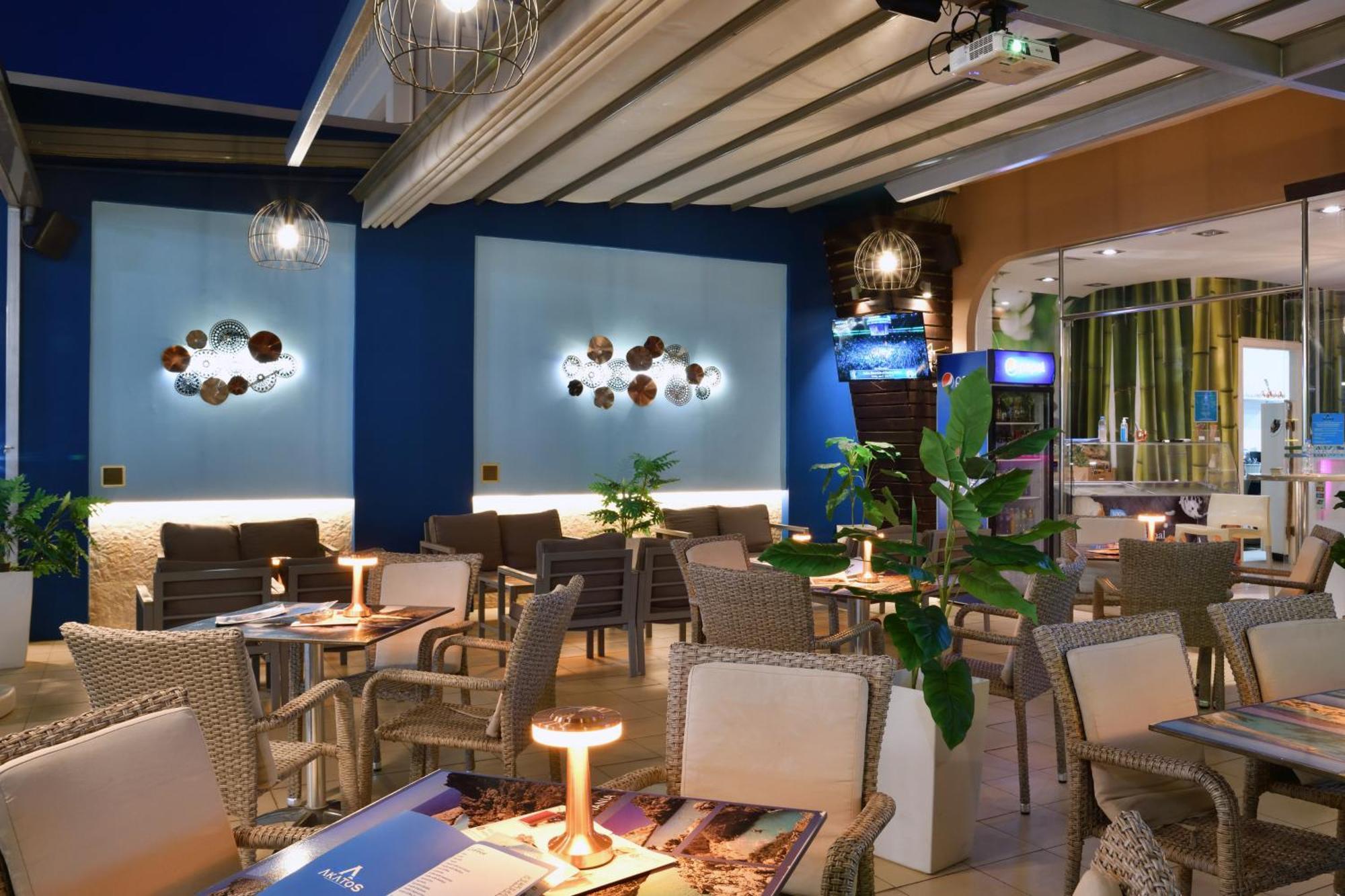 Akatos Hotel Agia Marina 外观 照片