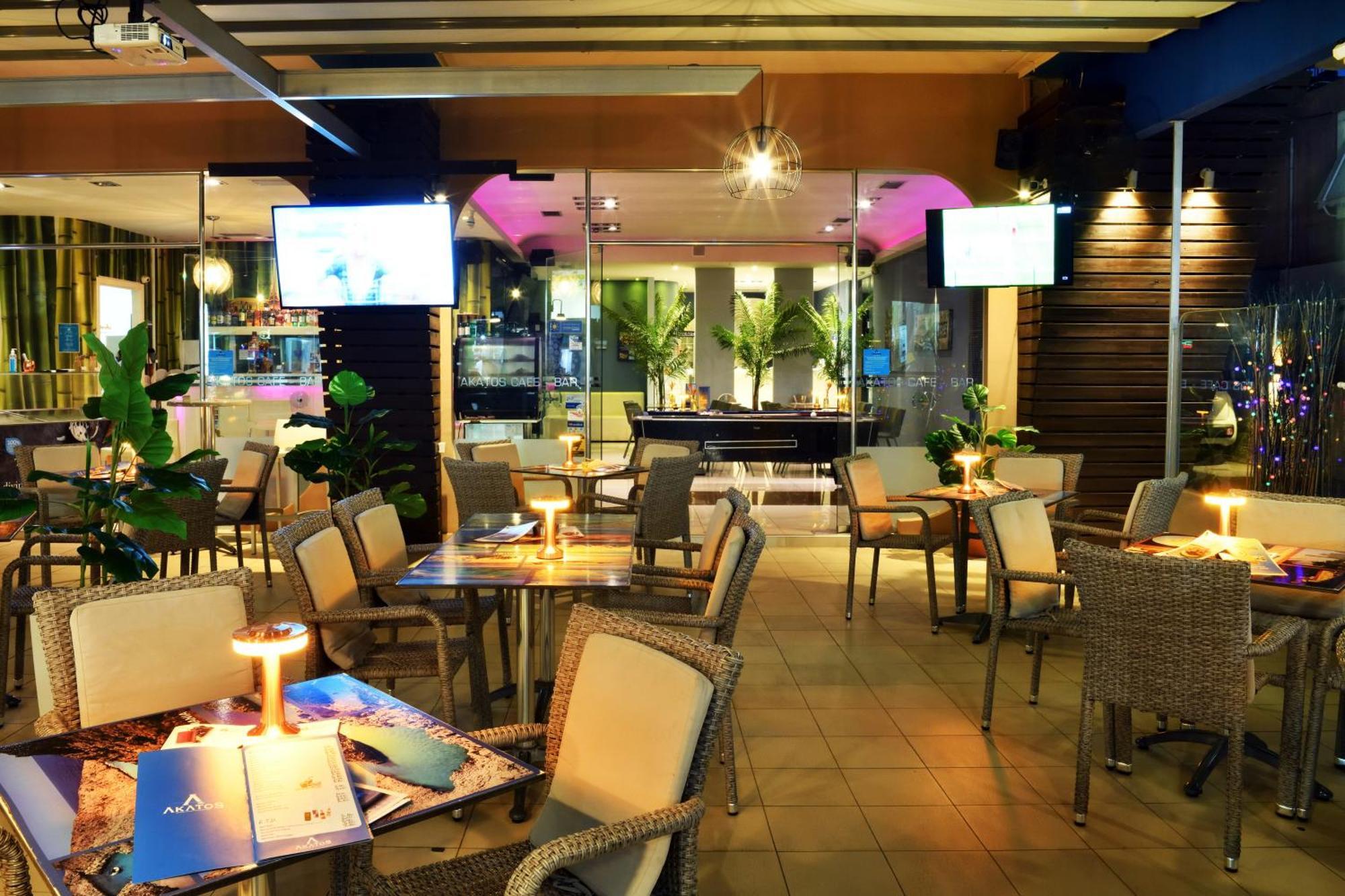 Akatos Hotel Agia Marina 外观 照片