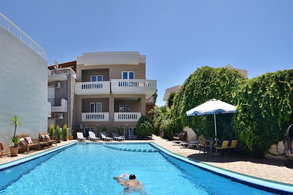 Akatos Hotel Agia Marina 外观 照片