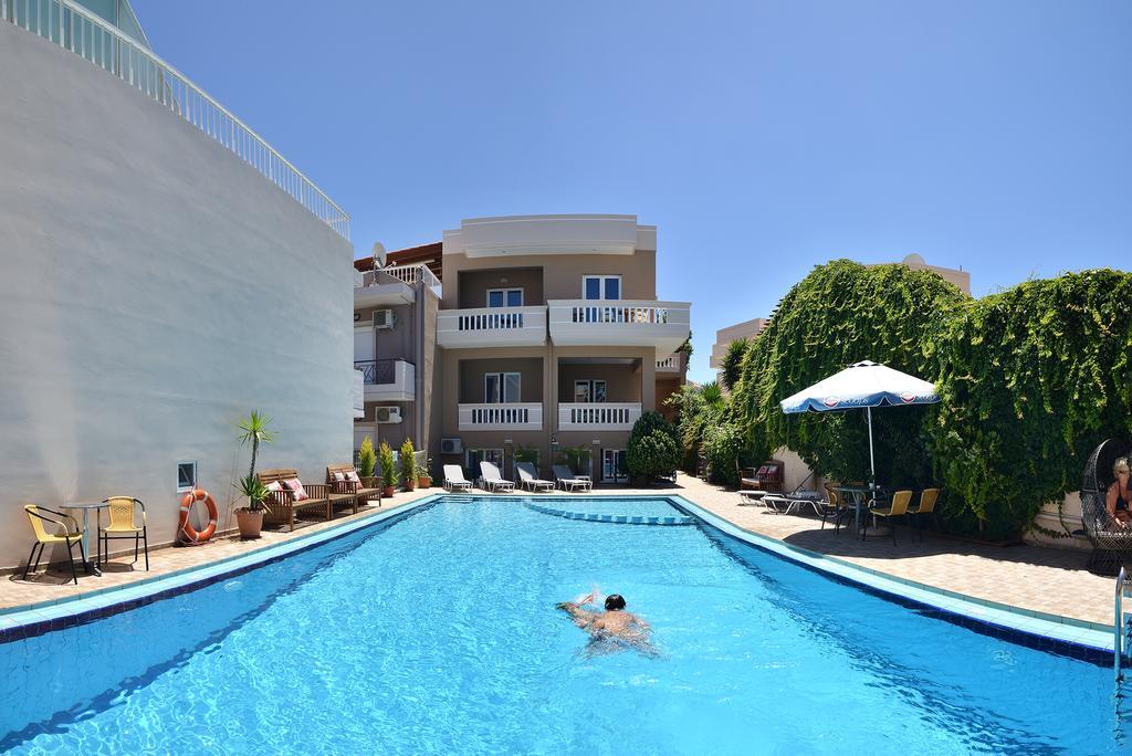 Akatos Hotel Agia Marina 外观 照片